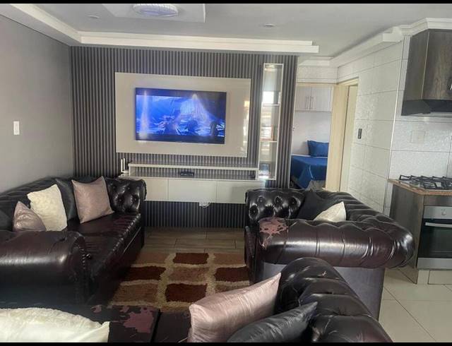 2 BEDROOM HOUSE FOR SALE IN WINDMILL PARK